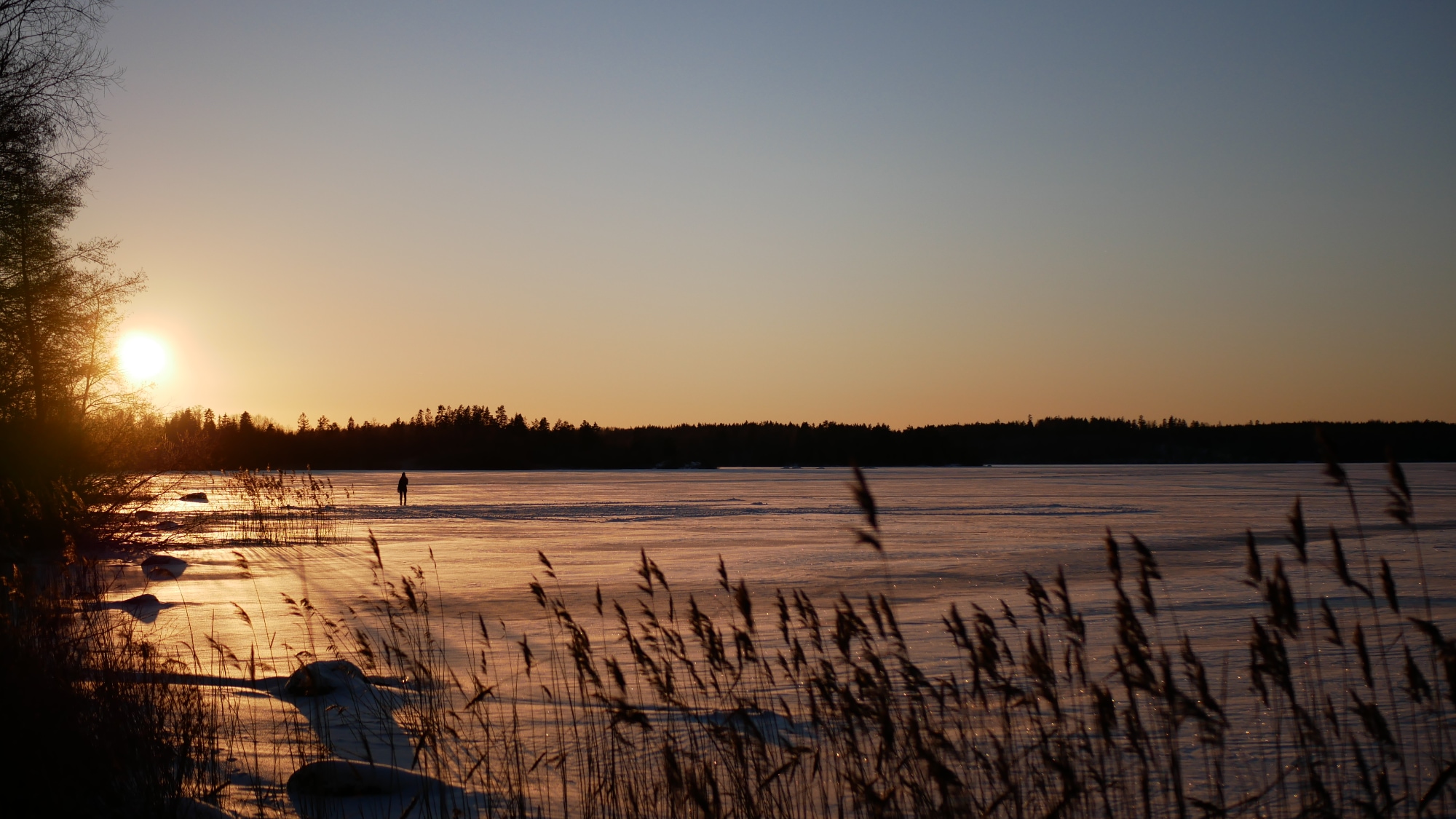 A photo taken at the lake Södra Bergundasjön in Växjö.