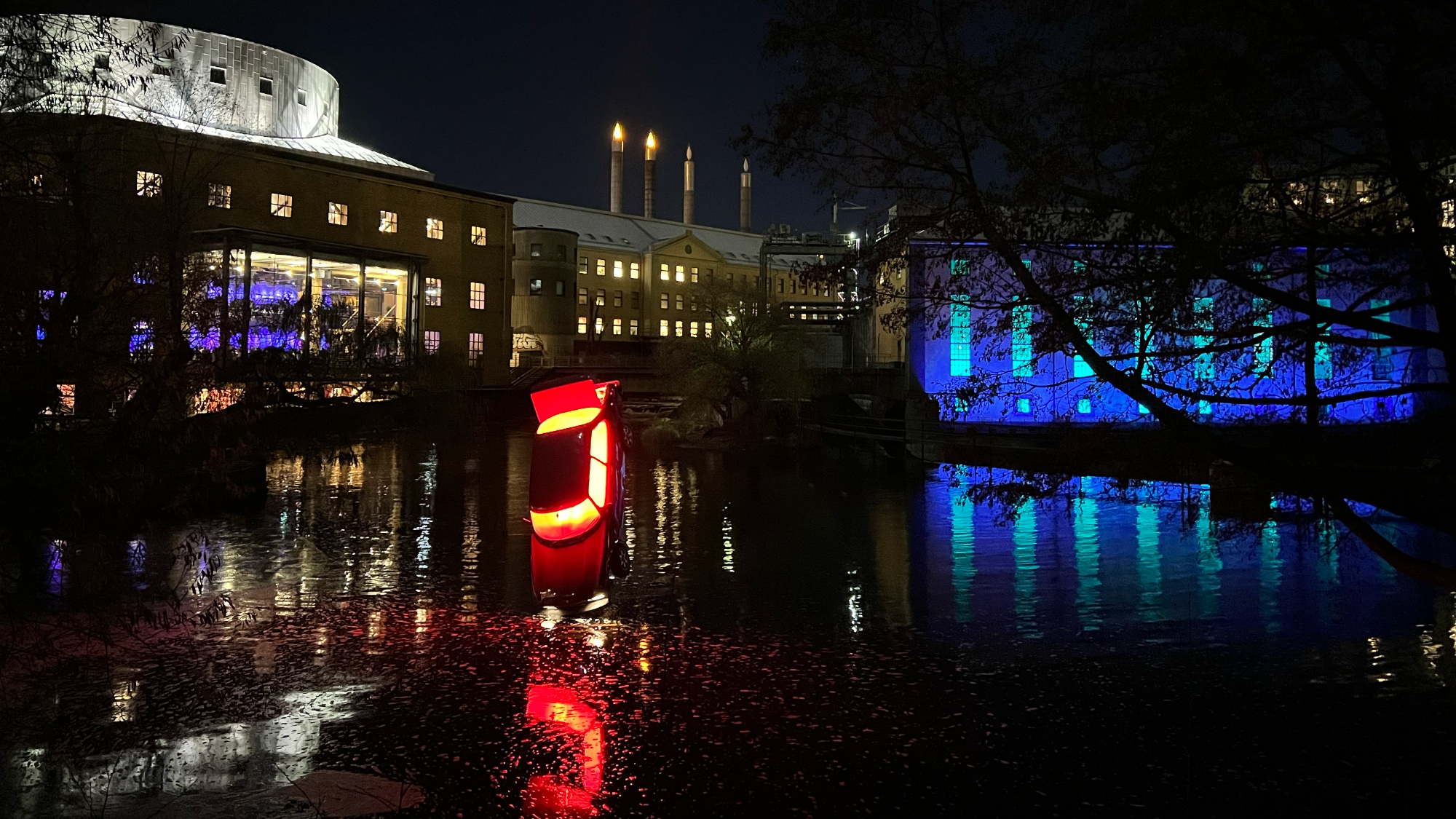 A photo taken of the UFO Sweden at Motala ström in Norrköping.