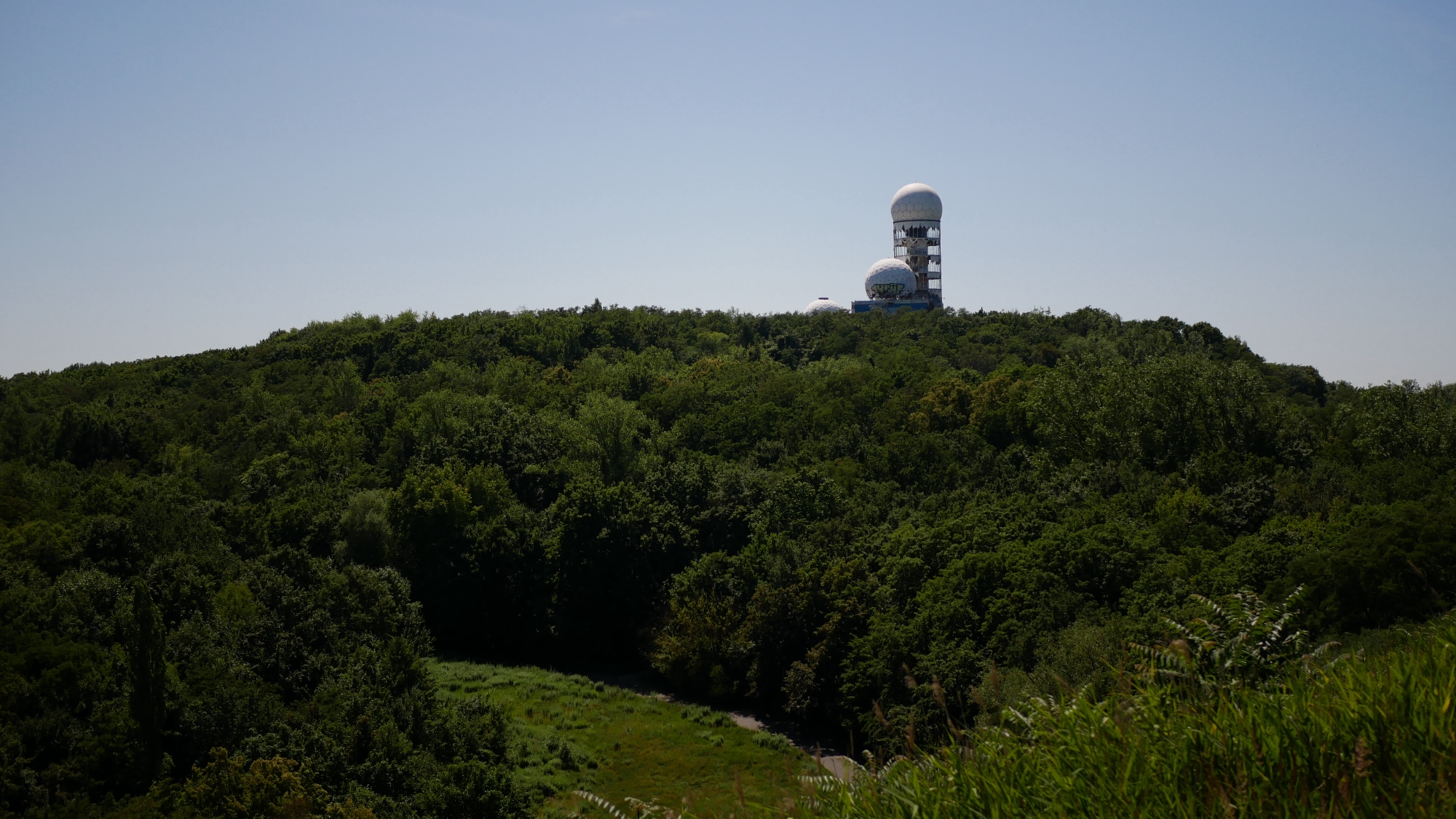 A photo taken at the Drachenberg in Berlin.
